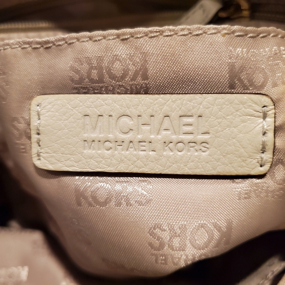 Michael Kors Ivory Leather Charm Tassel Bag - Picture 11 of 16